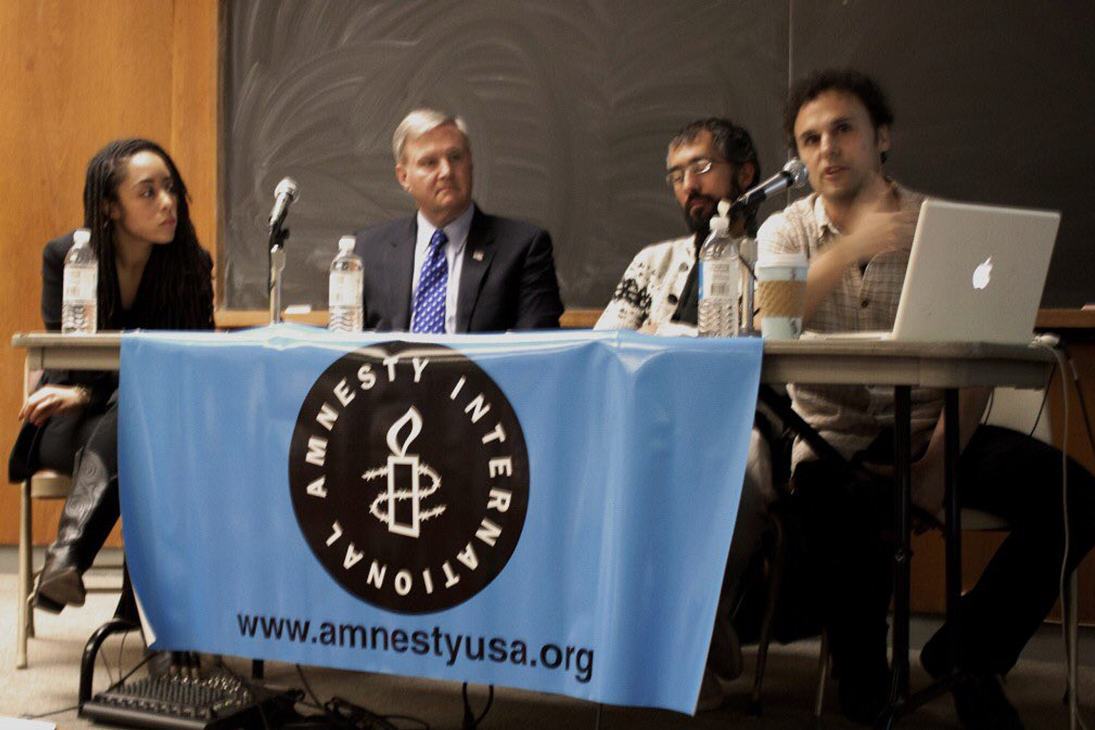 Moe Davis speaks at Amnesty International event
