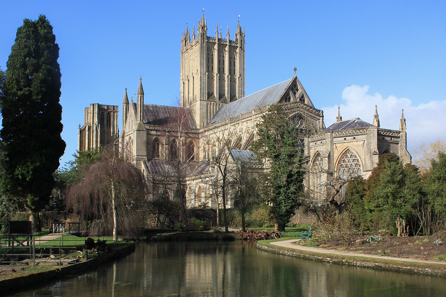 Wells Cathedral in the reflecting pool in the grounds of the Bishop's Palace