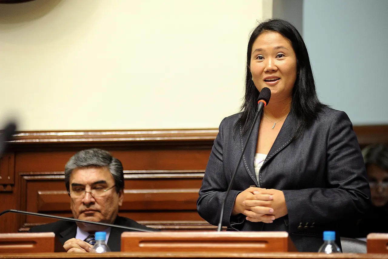 La legisladora Keiko Fujimori fija su posición en el debate parlamentario realizado esta tarde por el Pleno.
