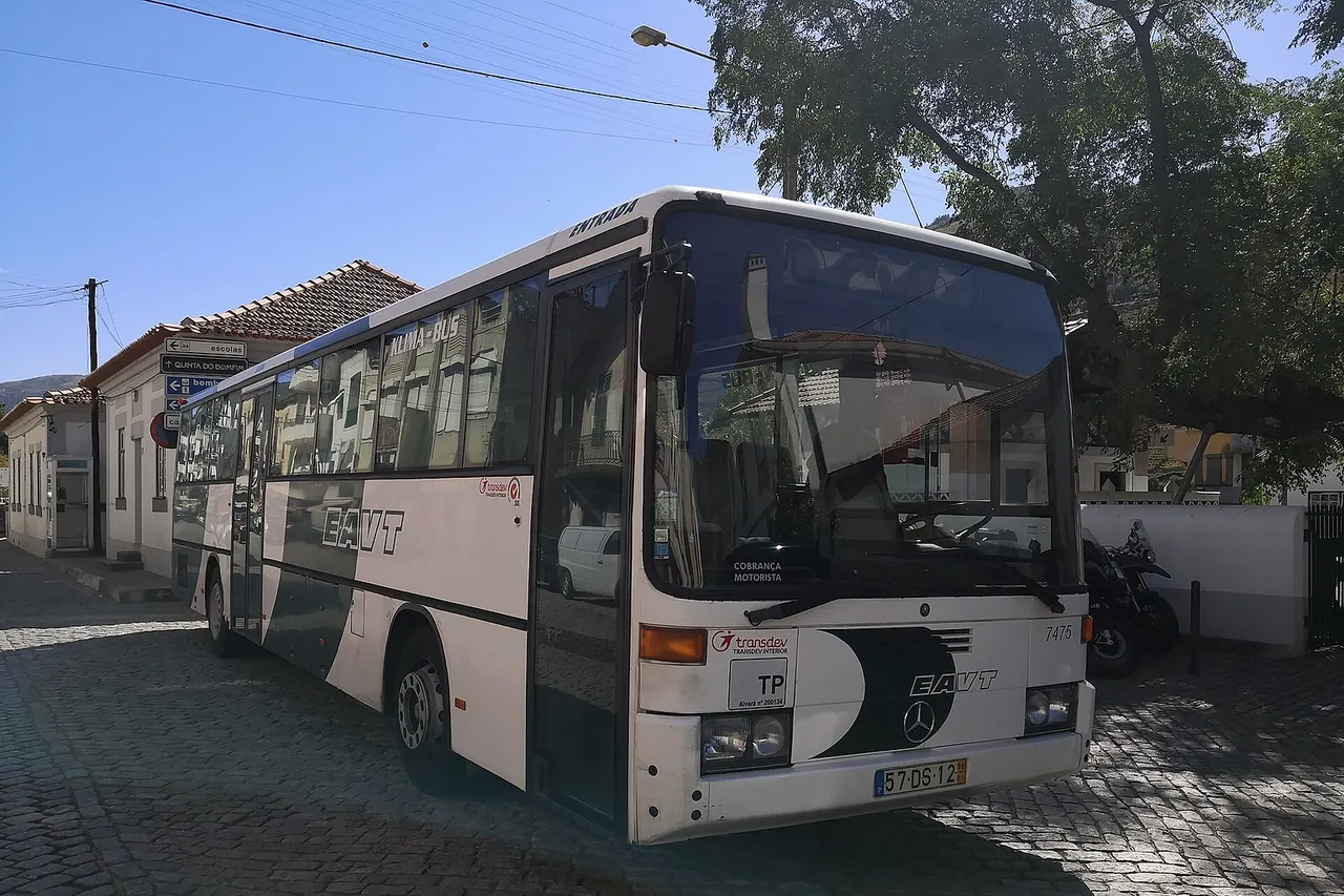 TRANSDEV, EAVT 7475, Mercedes-Benz O408, EURO 2 Emission Standards Pollution limits, bus registration: 57-DS-12, YEAR 1996, Pinhão (Alijó), Portugal