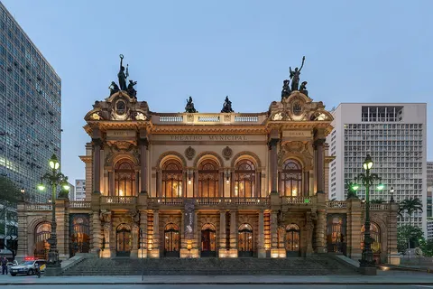 Municipal Theatre of São Paulo is a theatre in São Paulo , Brazil. It is regarded as one of the landmarks of the city, significant both for its architectural value as well as for its historical importance, having been the venue for the Week of Modern Art in 1922, which revolutionised the arts in Brazil.
