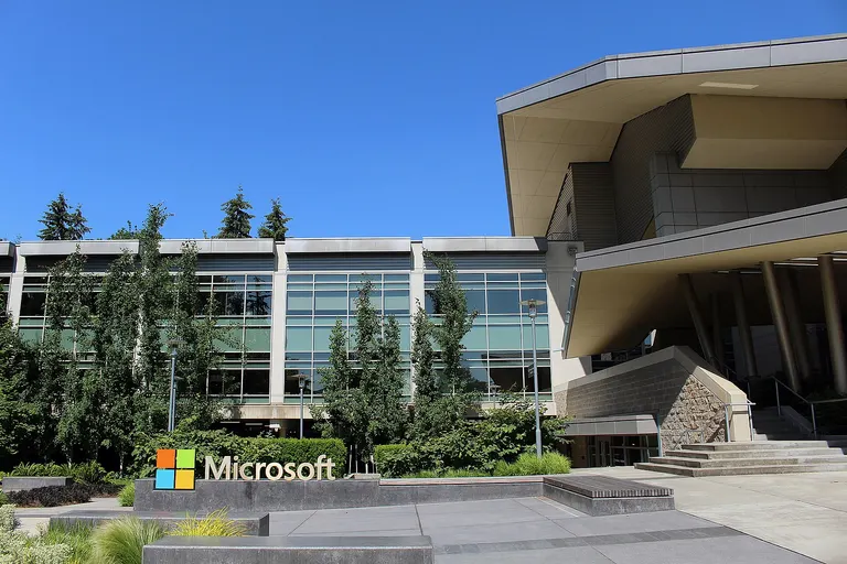 Building 92 at Microsoft Corporation headquarters in Redmond, Washington. Photographed by user Coolcaesar on 30 May 2016.