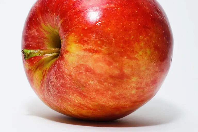Red Apple. Used white paper behind apple and above apple and bounced SB-600 at 1/4th power.