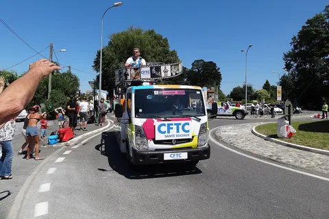 15e étape du Tour de France 2012. Caravane à Saint-Jammes (64).