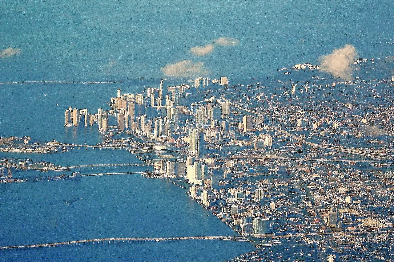 Downtown aerial view of en:Miami, Florida