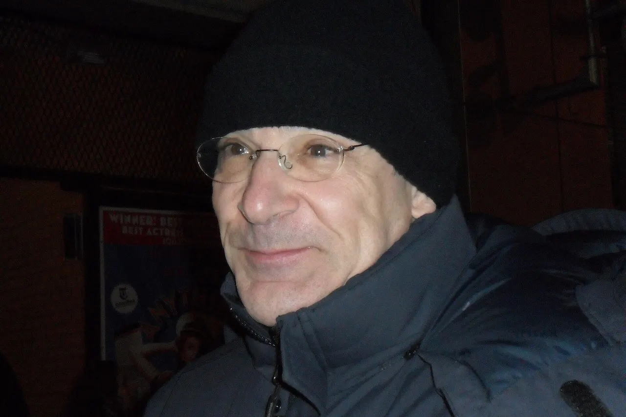 Image of Mandy Patinkin on January 13, 2012, outside the Ethel Barrymore Theatre