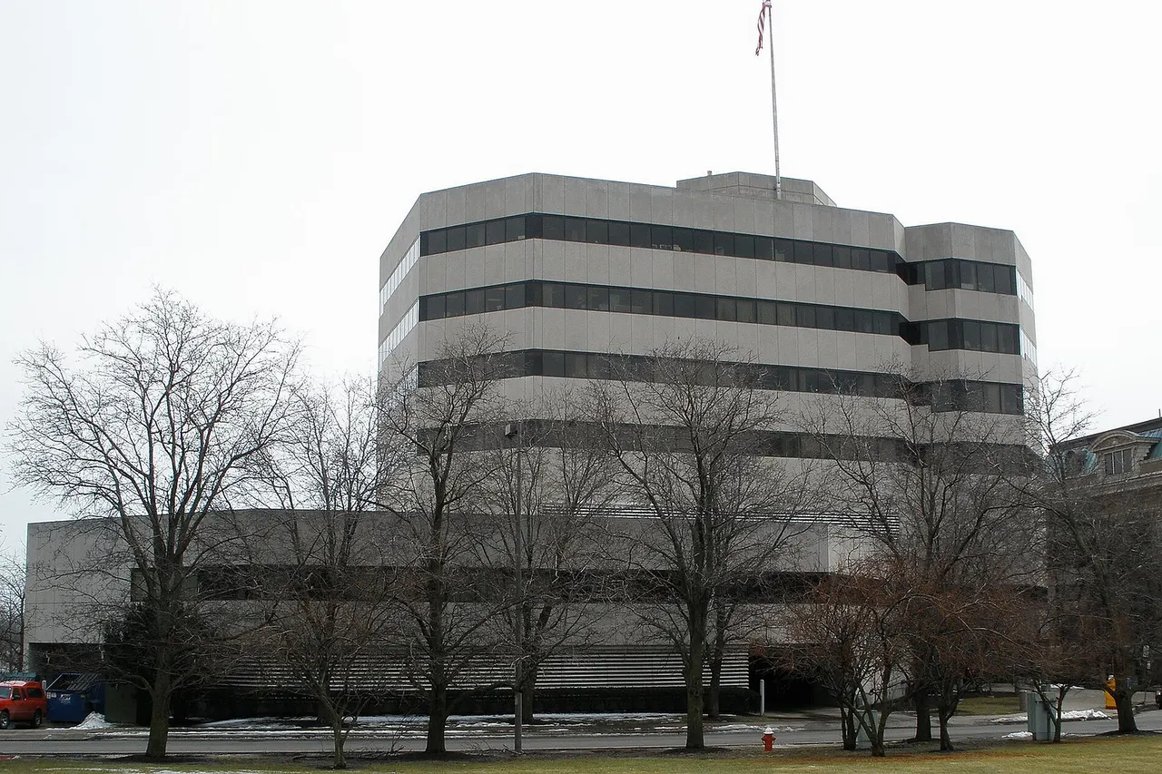 One Maritime Plaza, Toledo, Ohio . Headquarters of en:American Maritime Officers Great Lakes operations.