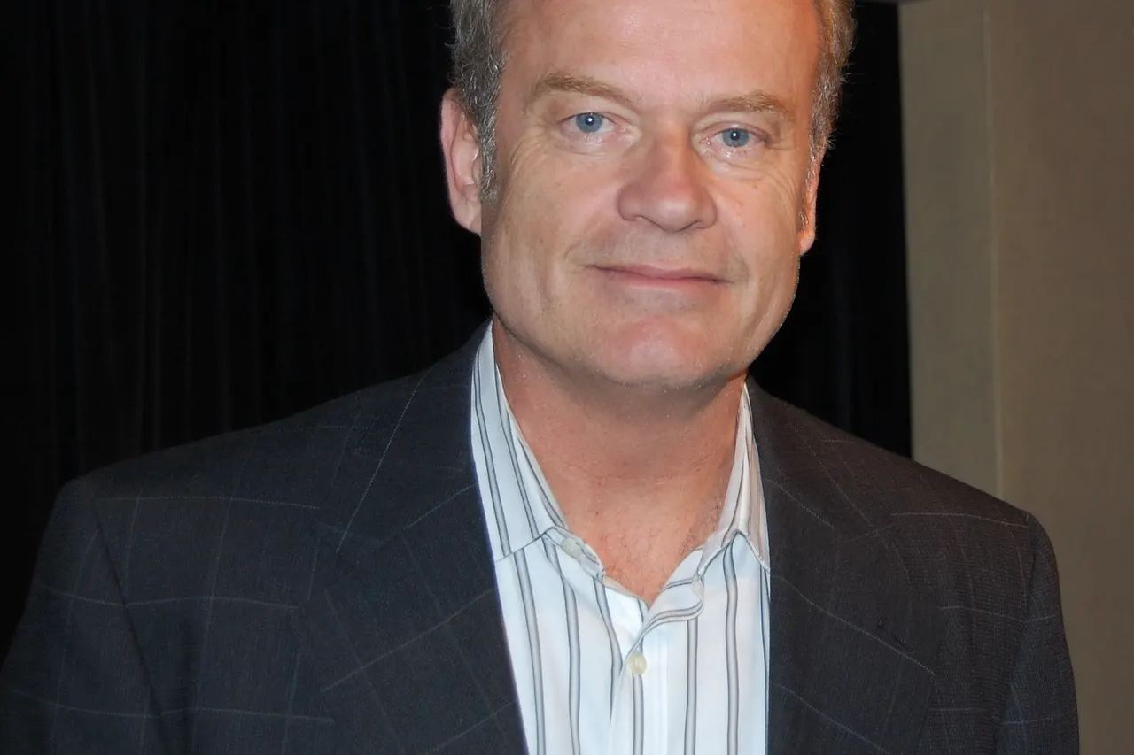 Kelsey Grammer at May 5, 2010 Tony Awards press event, NYC, located at the Millennium Broadway Hotel. The event was a press meet-and-greet with that year's awards nominees. As part of the process, they pose for press photos expecting -- in fact hoping -- for the photos to be published. I am the author of this work.