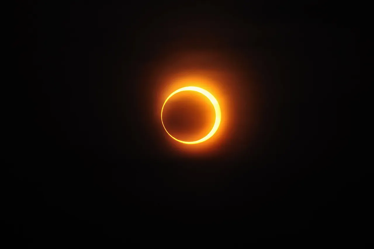 Solar annular eclipse of January 15, 2010 in Jinan , People's Republic of China .