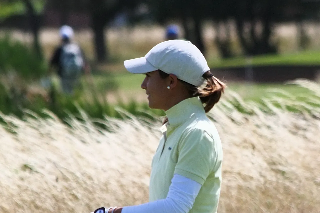 LYTHAM ST ANNES, UNITED KINGDOM - JULY 27: Azahara Muñoz of Spain on the 15th hole during first practice round before 2009 Ricoh Women's British Open held at Royal Lytham & St Annes on July 27, 2009 in Lytham St Annes, England. (Photo by Wojciech Migda)