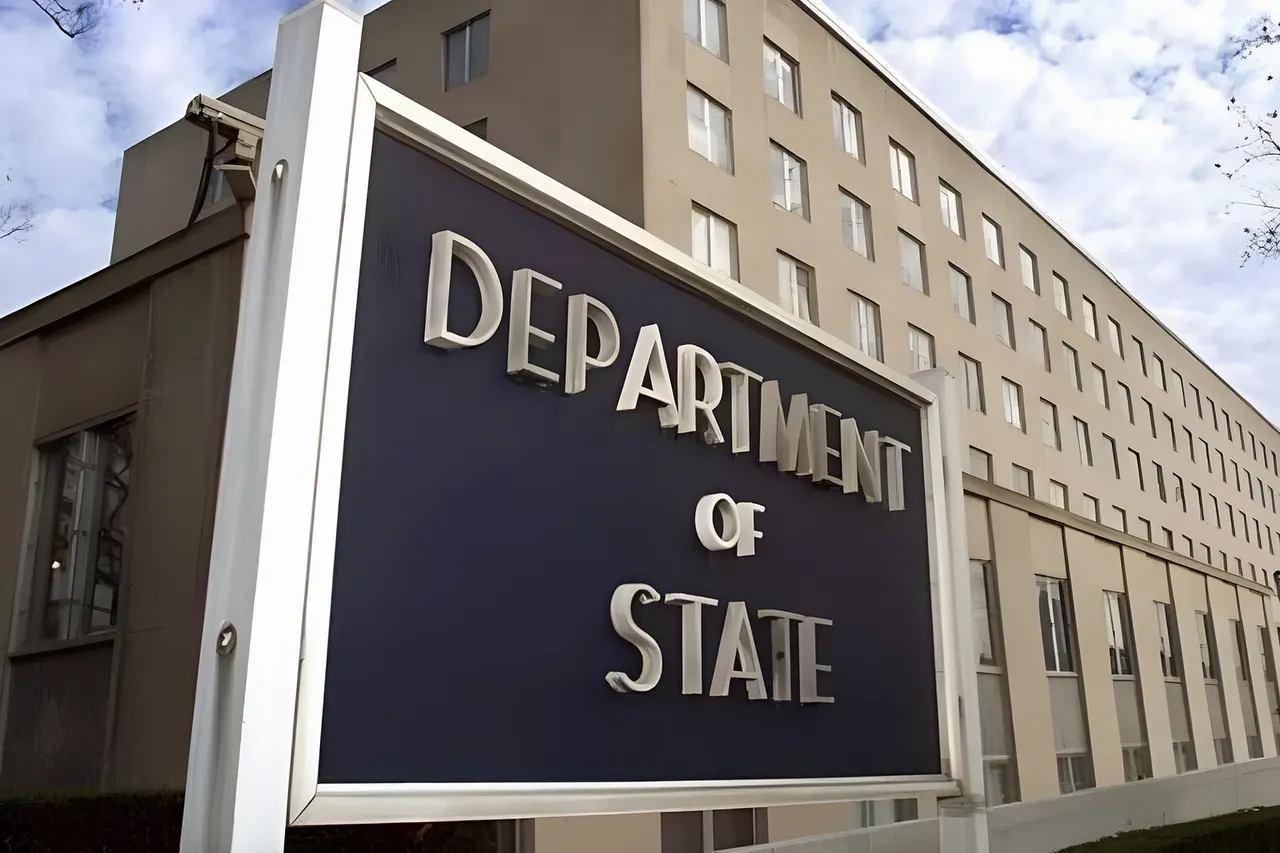 A photography portrait of the State Department headquarters building.