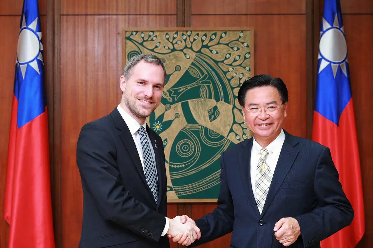 Mayor of Prague Zdeněk Hřib and Minister of Foreign Affairs of Taiwan Joseph Wu on 1 April 2019
