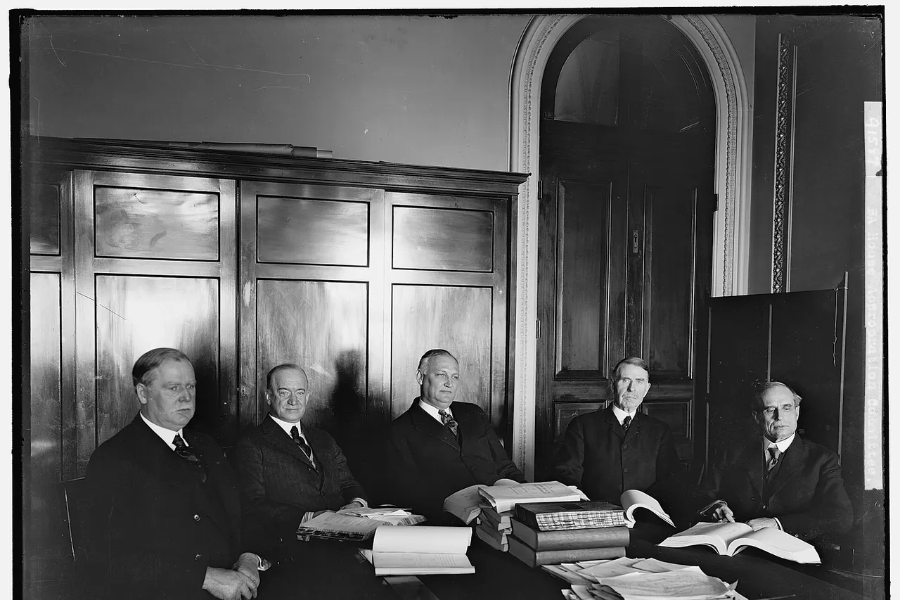Title: HOUSE OF REPRESENTATIVES. APPROPRIATIONS COMMITTEE Abstract/medium: 1 negative : glass ; 8 x 10 in. or smaller