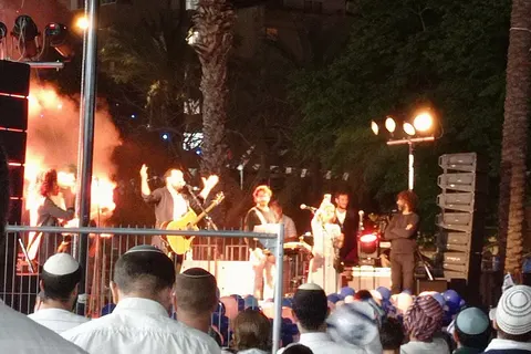 Akiva Turgeman performing during Yom Ha'atzmaut (Israel Independence Day) eve in Lod