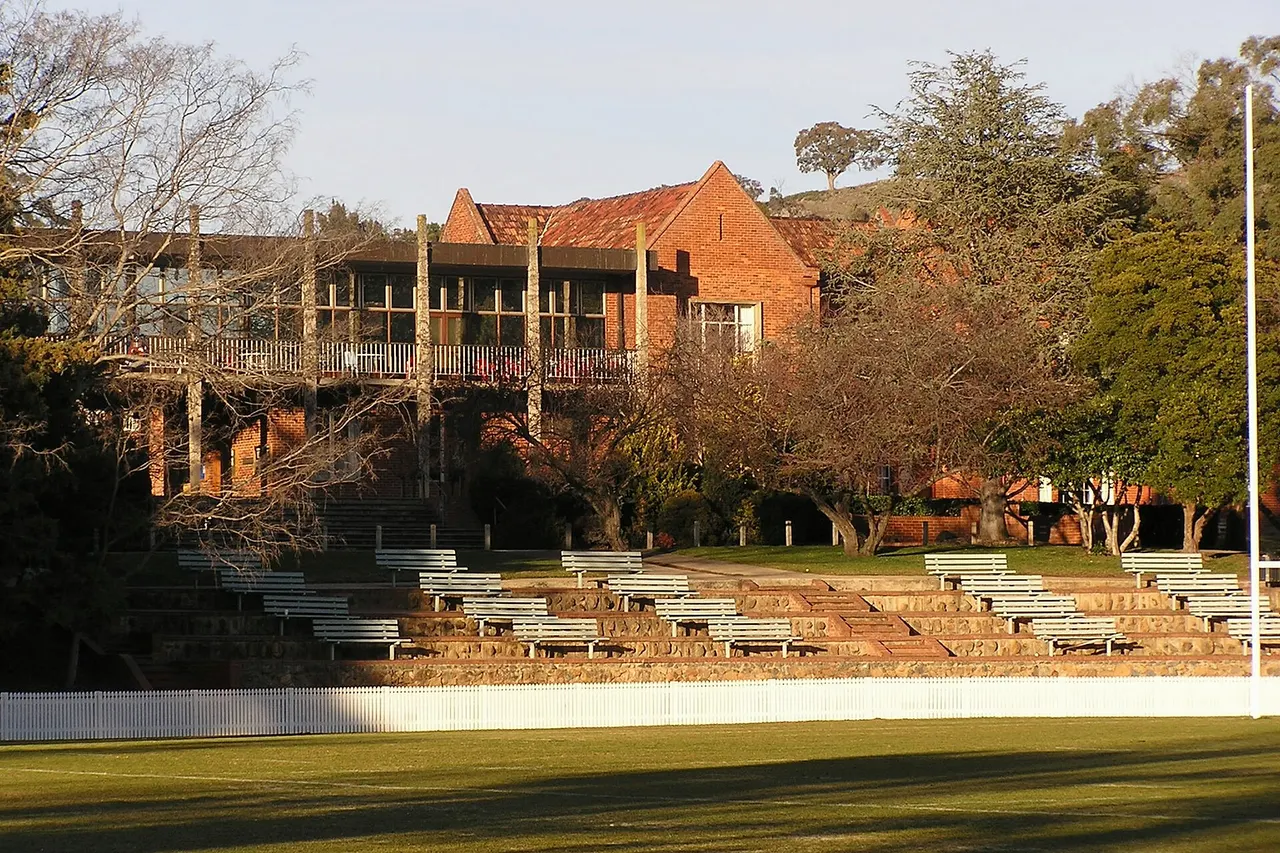 Canberra Grammar School , Australia