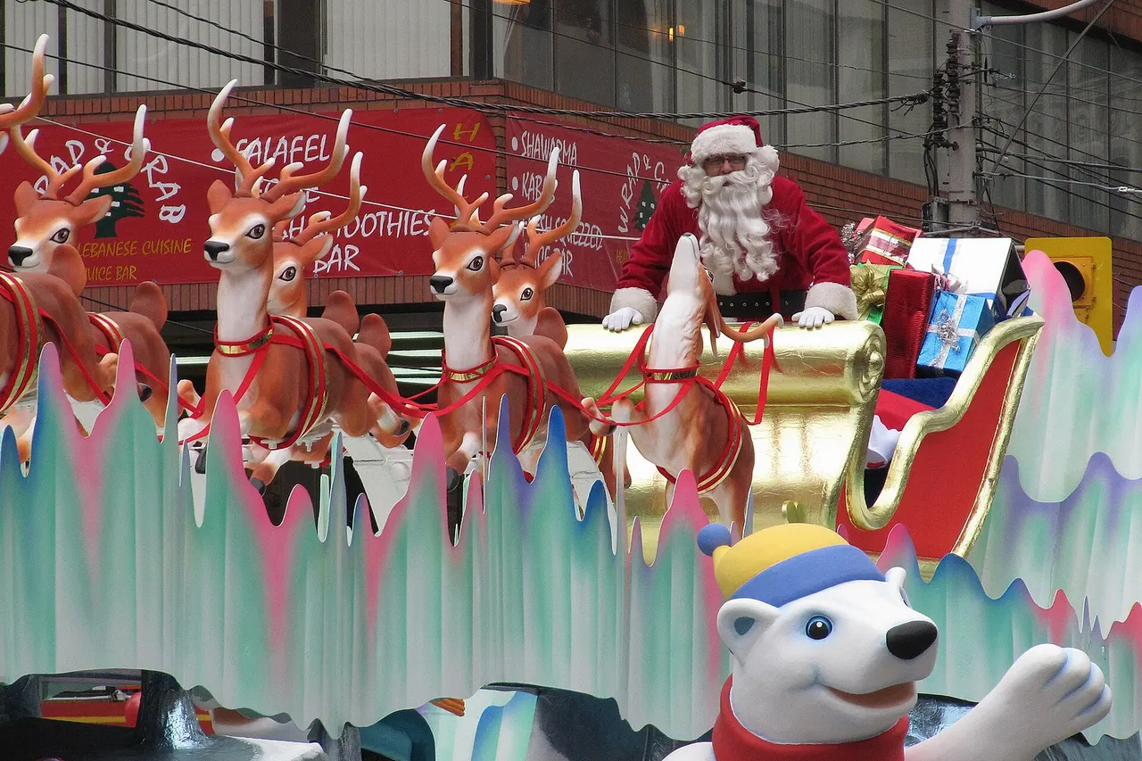 The big man himself brings up the rear at the 2009 Santa Claus Parade, Toronto.