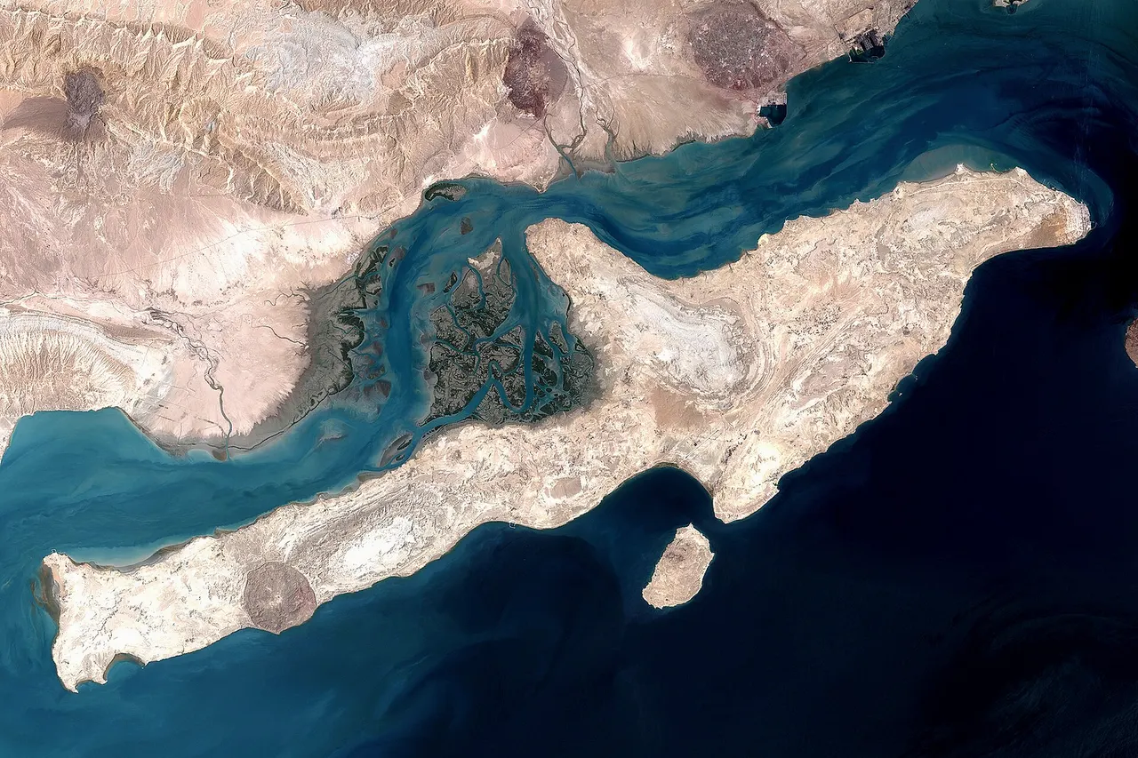 Qeshm Island in the Strait of Hormuz, Iran. This image is a combination of two images acquired by the Enhanced Thematic Mapper on NASA’s Landsat 7 satellite