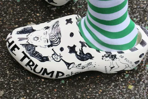 <a href=" http://whowhatwhy.org/2017/03/27/fbi-cant-tell-trump-russia/ " rel="nofollow">whowhatwhy.org/2017/03/27/fbi-cant-tell-trump-russia/</a> March 2017 A two-month WhoWhatWhy investigation has revealed an important reason the FBI may be facing undisclosed obstacles to revealing what it knows to the public or to lawmakers. This investigation also may explain why the FBI, which was very public about its probe of Hillary Clinton’s emails, never disclosed its investigation of the Trump campaign prior to the election, even though we now know that it commenced last July.