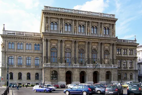 A Magyar Tudományos Akadémia épülete. Budapest. V. Széchenyi István tér 9. Átadás napja 1865. december 11.