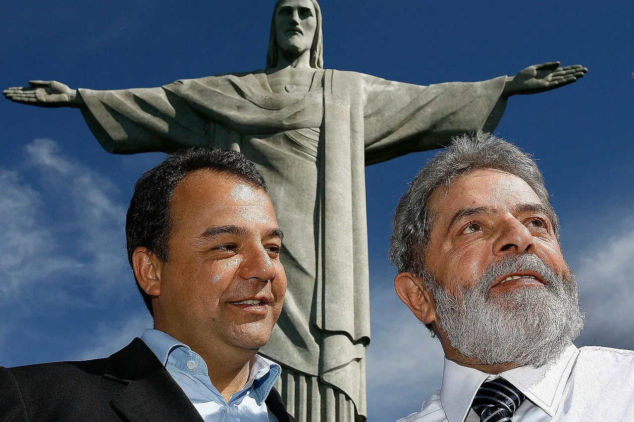 O presidente do Brasil , Lula Larápio Lalau , e o governador do Rio de Janeiro, Sérgio Cabral Filho , à frente do Cristo Redentor .