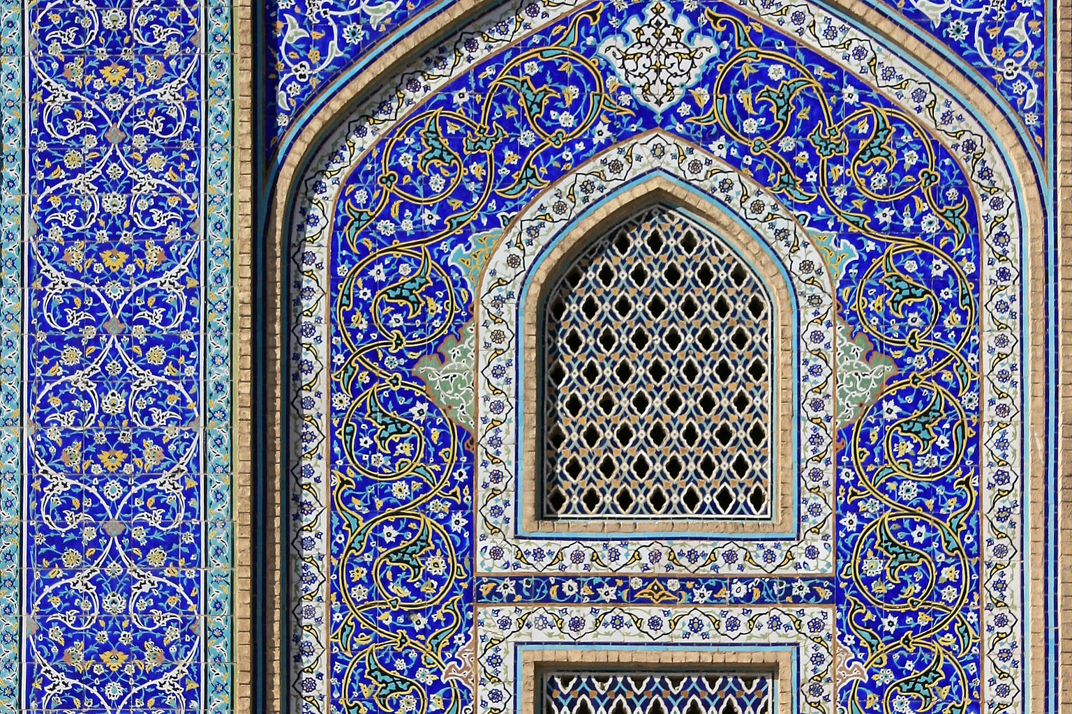 Tiles of Sheikh Lotfollah Mosque .