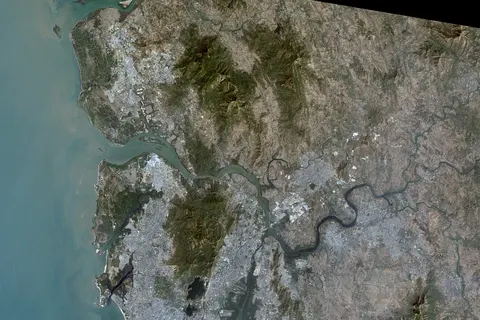 Mumbai, metropolitan region, satellite image, Landsat-5, 2011-01-30, near natural colors, resolution 30 m http://edcsns17.cr.usgs.gov/NewEarthExplorer/order/process?node=EE&ordered=LT51480472011030KHC00&dataset_name=LANDSAT_TM
