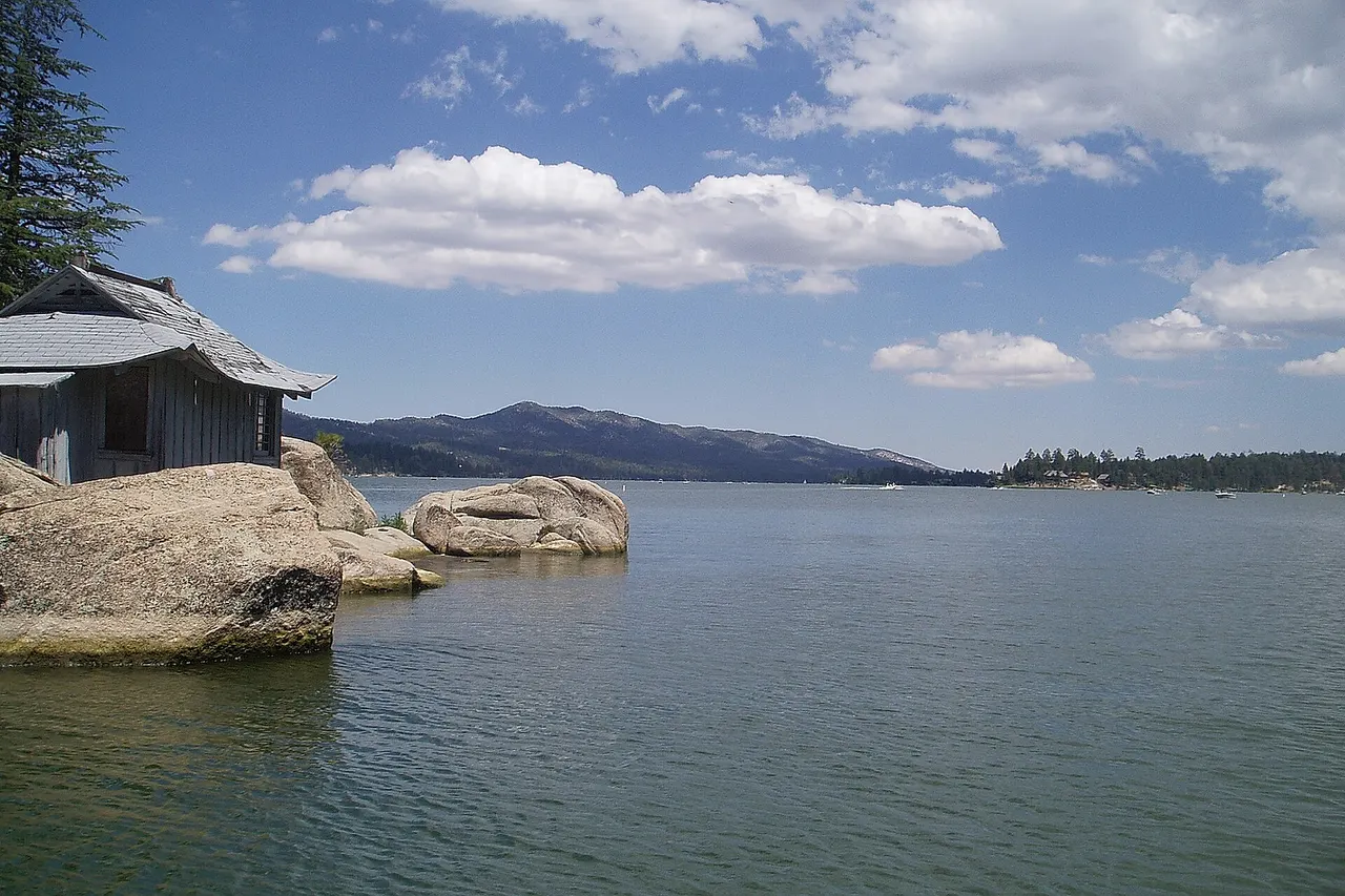 California's Big Bear Lake. Photo taken near China Island looking East