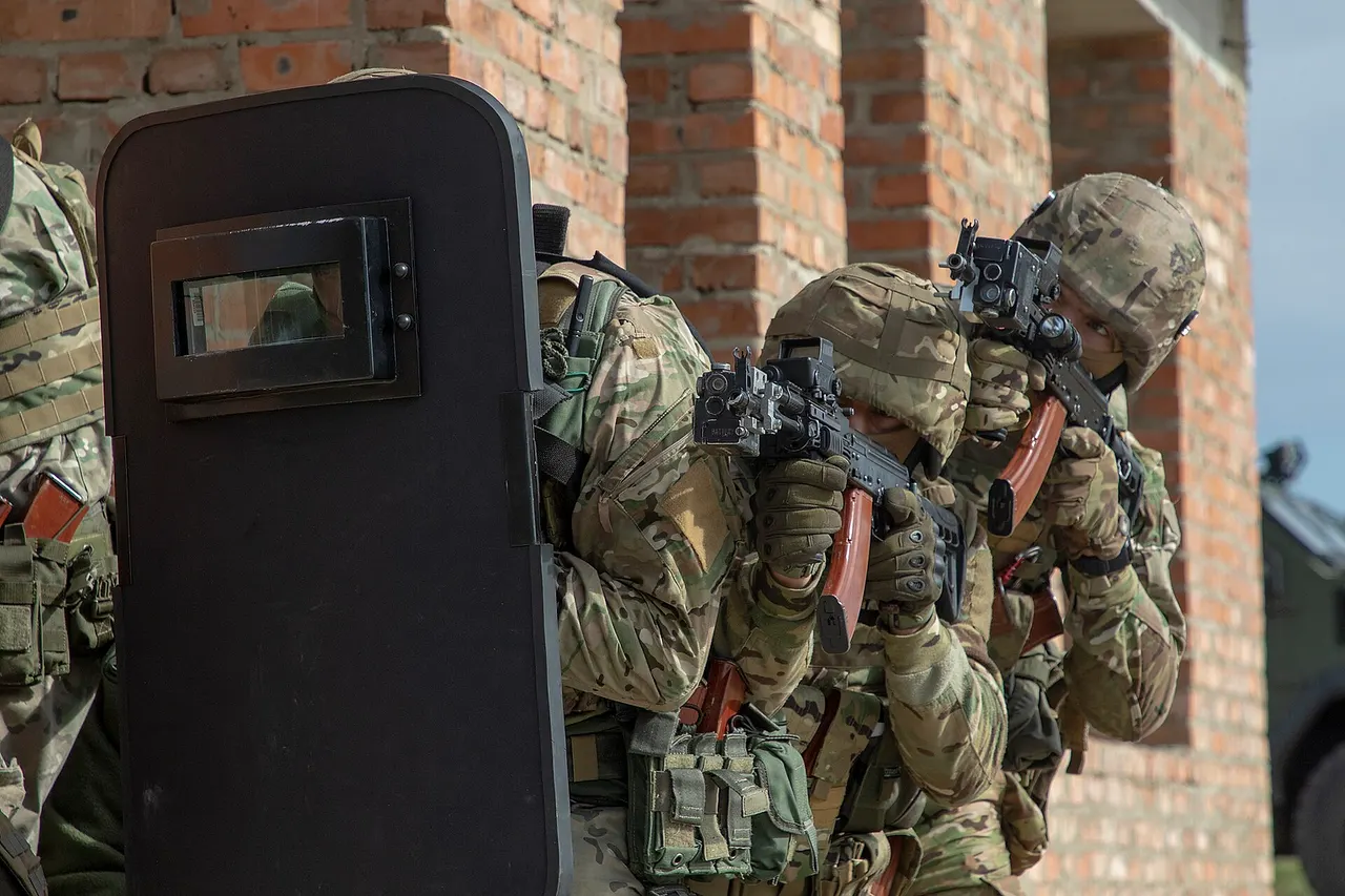 Ukraine Special Police Forces participate in a hostage rescue during a Situational Training Exercise (STX) as part of Rapid Trident 2019, Sept. 17, 2019, near Yavoriv, Ukraine. RT19 is an annual, multinational exercise, which involves approximately 3,700 personnel from14 nations, that supports joint combined interoperability among the partner militaries of Ukraine and the United States, as well as Partnership for Peace nations and NATO allies. (U.S. Army photo by PFC Caleb Minor.)