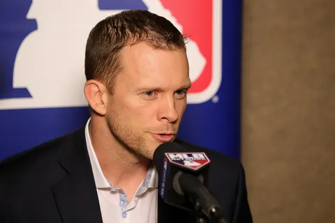 Padres skipper Andy Green talks to reporters at the #WinterMeetings.