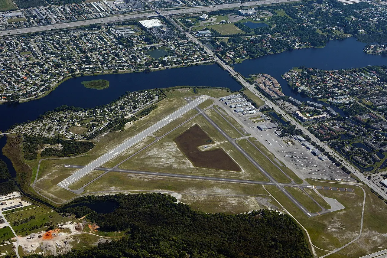 Palm Beach County Park Lantana Airport, west Palm Beach Florida USA: photo Don Ramey Logan