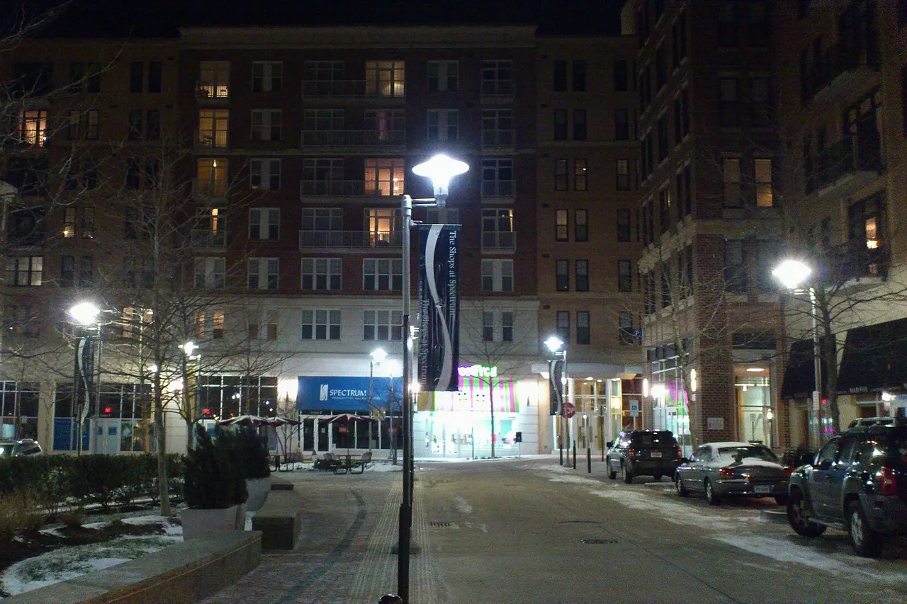 Retail/residential court off Broad Street (Route 7), Falls Church, Virginia