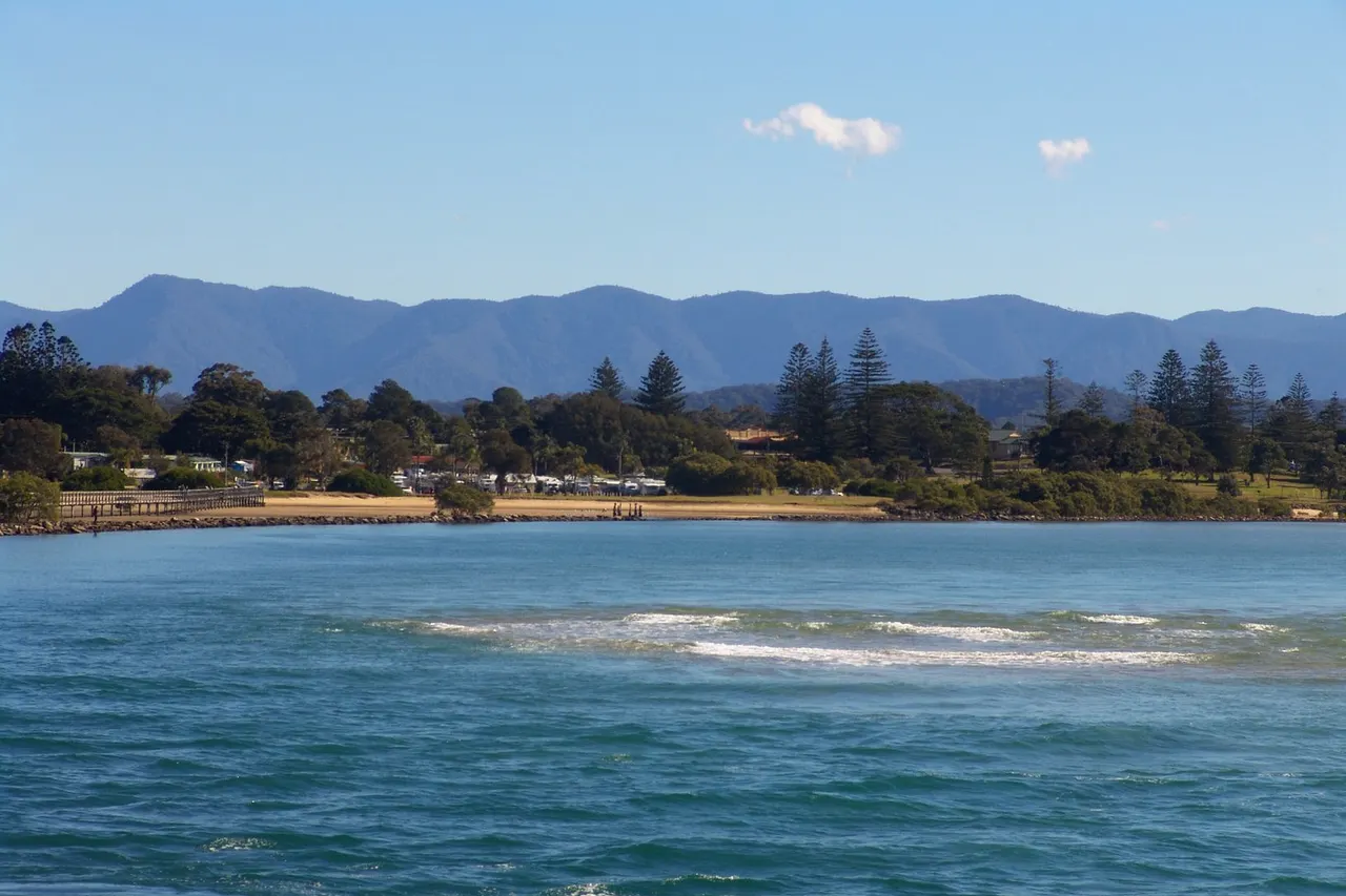Urunga, NSW. Photograph by John Catsoulis , jtc@embedded.com.au