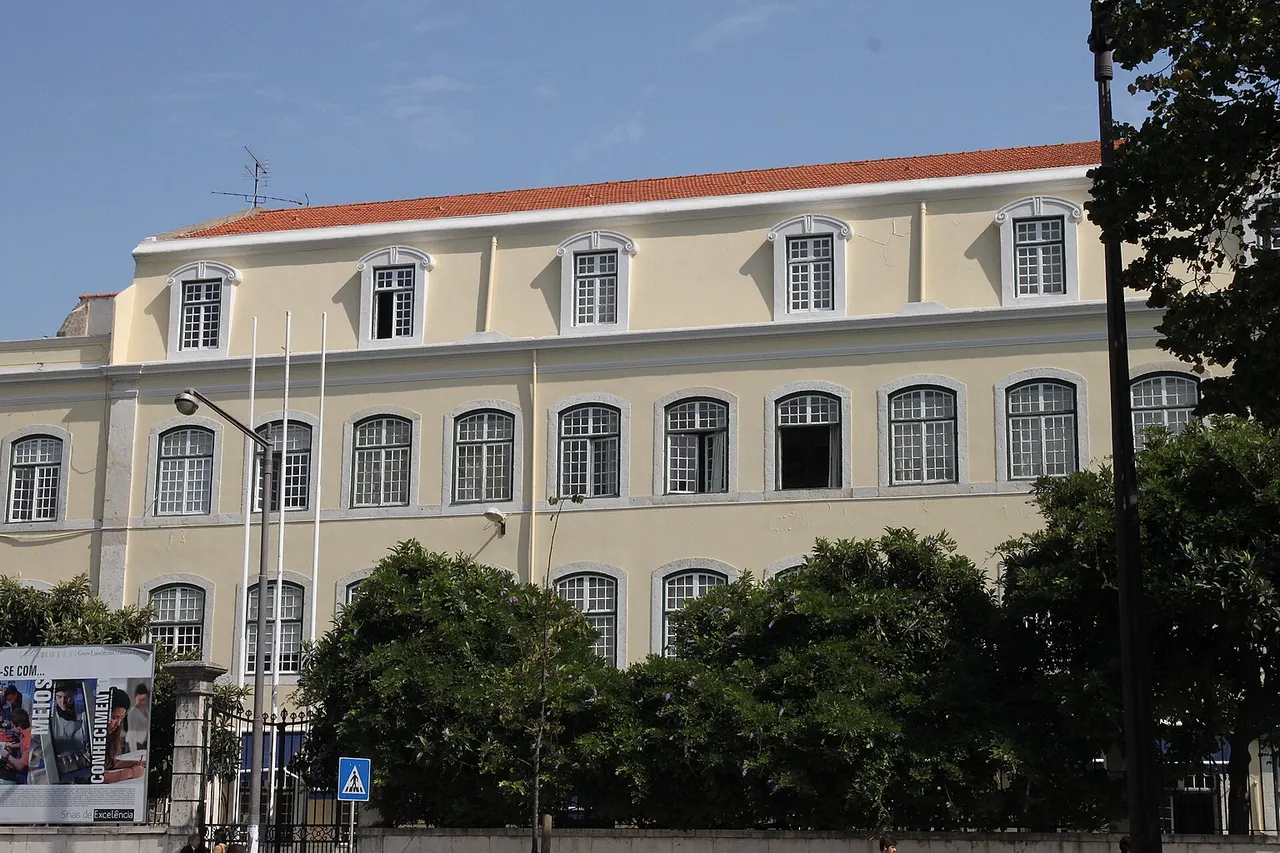 Fábrica de Fiação e Tecidos / Quartel do Regimento de Engenharia n.º 2 / Edifício da Universidade Lusófona