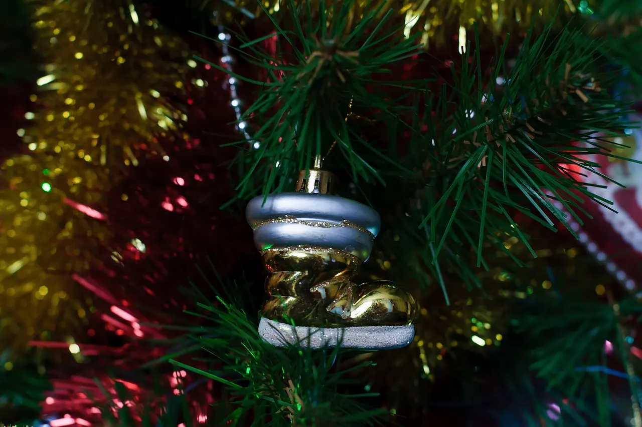 500px provided description: Golden Boot [#winter ,#christmas ,#holiday ,#christmas tree ,#christmas decorations ,#X-mas]