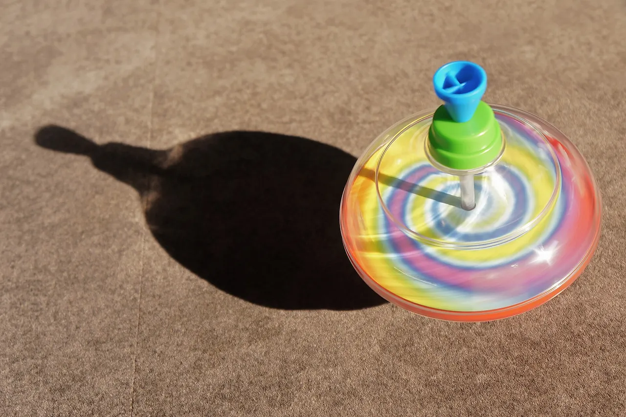 Spinning top's shadow